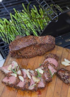 Grilled beef with rosemary and garlic
